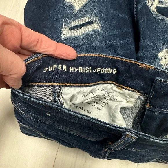 American Eagle Outfitters Dark Blue Distressed Skinny Jeans 4 - Picture 4 of 6